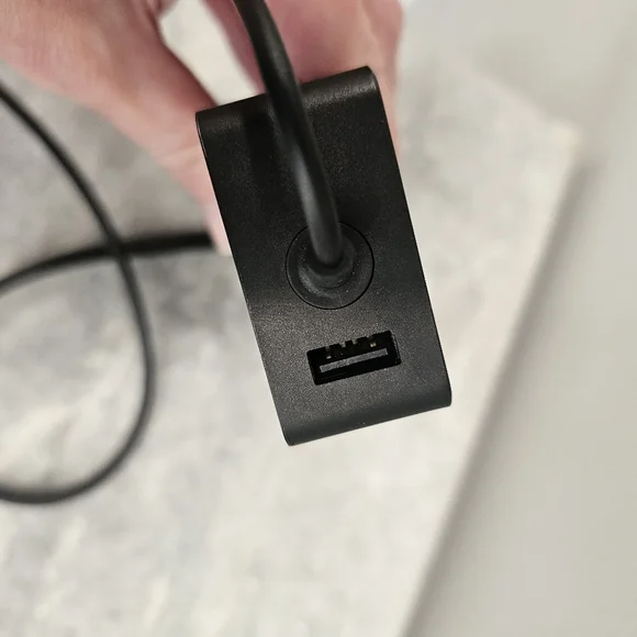 Microsoft Surface Charger - Picture 3 of 4